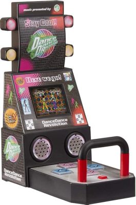 ¡Dance Dance Revolution! Un Clásico Arcade Que Sigue Conquistando Corazones (y Pistas de Baile)!